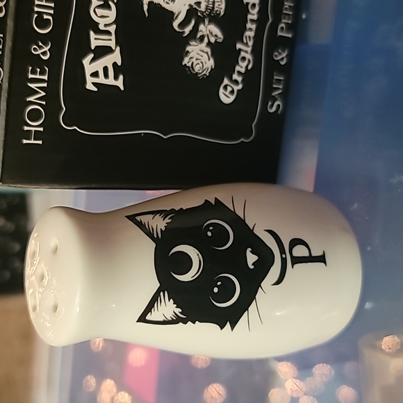 🎉HP🎉 Brand new in box alchemy salt and pepper shakers - Picture 3 of 6